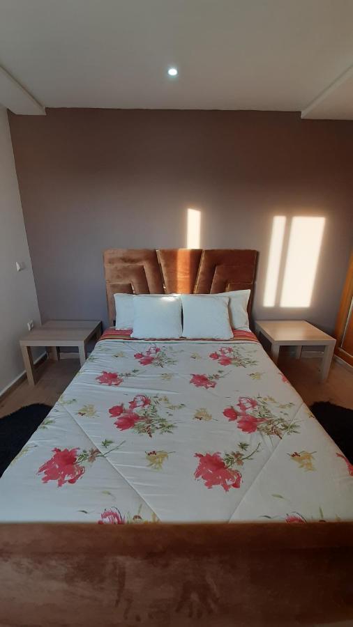 Superbe Appartement En Plein Centre Ville เกนิตรา ภายนอก รูปภาพ