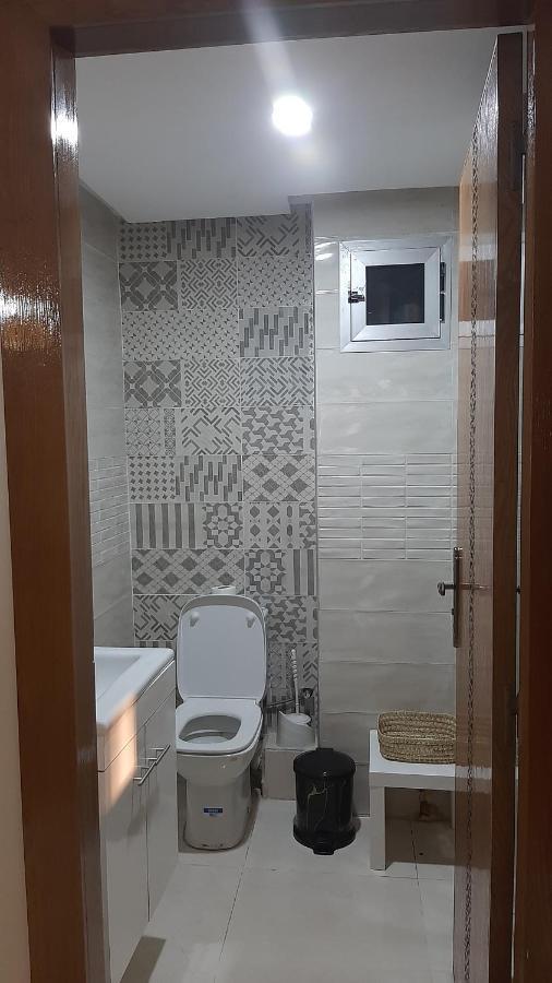 Superbe Appartement En Plein Centre Ville เกนิตรา ภายนอก รูปภาพ